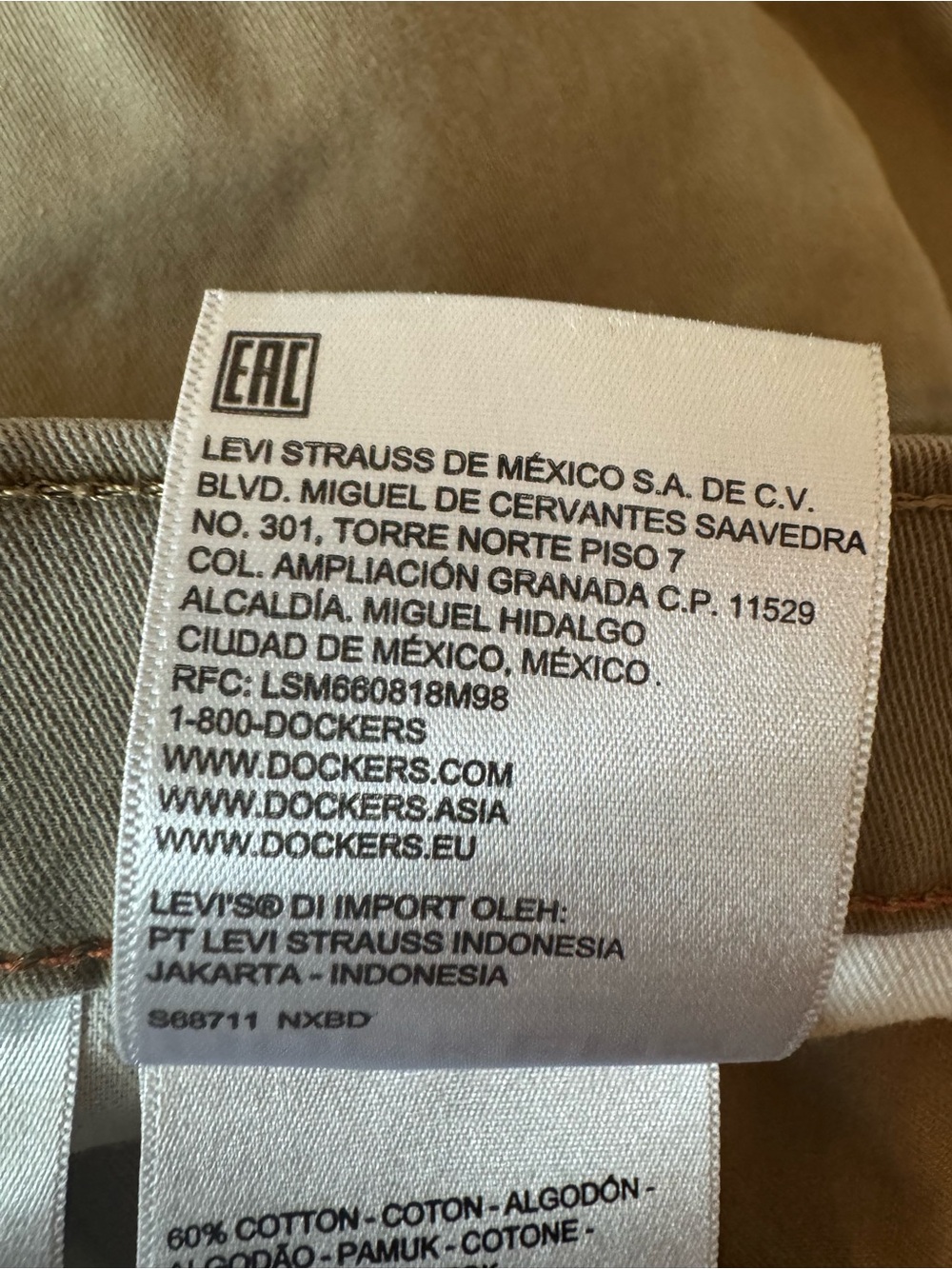 Dockers Men's Straight Fit Jean Cut All Seasons Tech Pants. (38 x 34). EUC - Picture 9 of 11